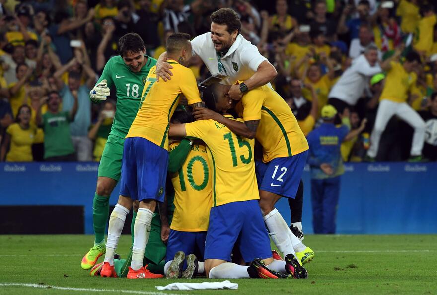 爱游戏tv-阿根廷绝杀那不勒斯，内马尔扛起全队