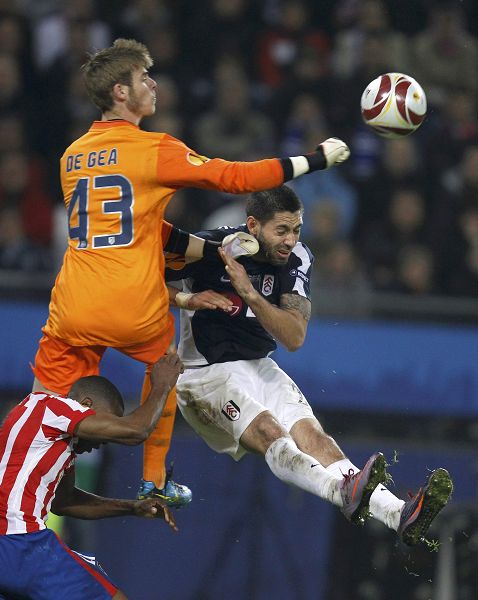 爱游戏2026-韩国险胜马德里竞技，阿圭罗点燃赛场